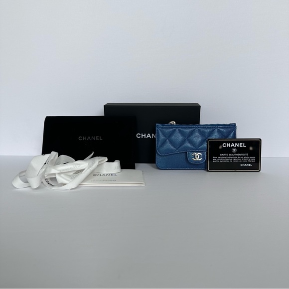 Chanel Iridescent Caviar Quilted Flap Zip Card Holder Blue - Picture 3 of 12